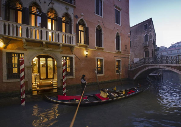 Hotel Ai Reali Venetië met wellnesscentrum en massage met uitzicht op het kanaal