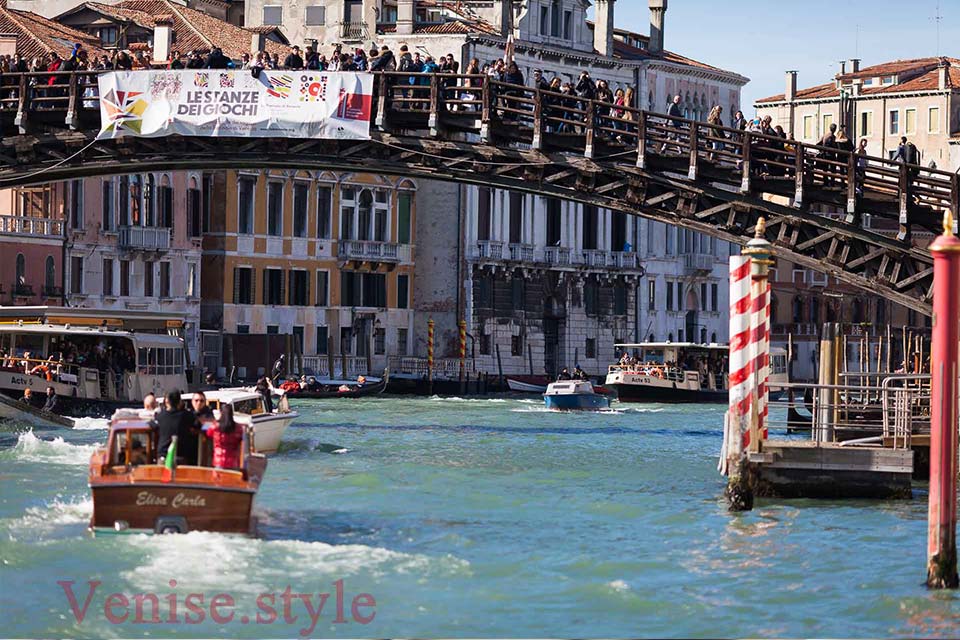 Pont de l'accademia de Venise